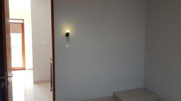 Gambar 3 Rumah Bagus Semi Furnished SHM di Ciganitri, Buah Batu, Bandung