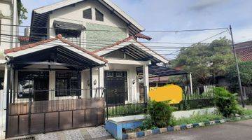 Gambar 4 Rumah Hook 2 Lantai Dalam Komplek Di Bintaro 