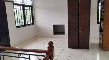 Gambar 3 Rumah Hook 2 Lantai Dalam Komplek Di Bintaro 