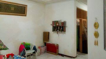 Gambar 3 Rumah , Condet