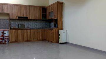 Gambar 5 Rumah 2 Lantai Bagus Semi Furnished SHM