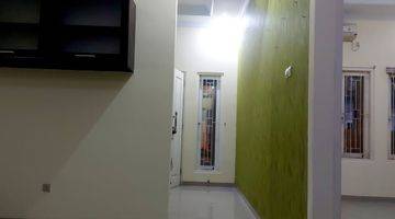 Gambar 3 Rumah 2 Lantai Bagus Semi Furnished SHM