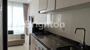 Gambar 3 DiSEWA Apartemen Puri Mansion Tower Diamond, Jakarta Barat View Kolam Renang