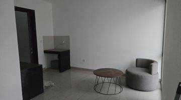 Gambar 1 Rumah 2 Lantai Baru Semi Furnished di Cluster Cleveland, Tangerang