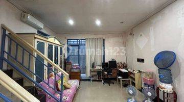 Gambar 4 Rumah 2 Lantai Bagus Unfurnished Sertifikat Hak Milik di Mutiara taman palem blok c, Jakarta Barat