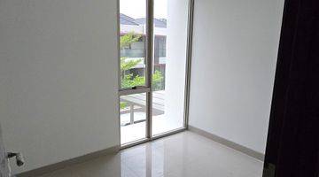 Gambar 5 Rumah 2 Lantai Baru Semi Furnished di Cluster Cleveland, Tangerang