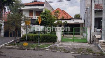 Gambar 1 RUMAH DI JALAN TRUNOJOYO - SURABAYA