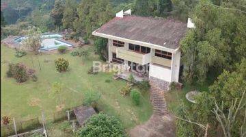 Gambar 1 Villa Trawas, Pool, Camping Ground, Lap. Tennis