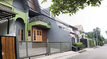 Gambar 4 Rumah Modern 300/418 Jl. Taman Lestari Lebak Bulus