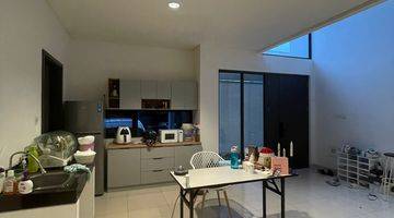 Gambar 1 Disewakan Cluster Wisteria Ada Attic Full Furnished Hadap Utara, Metland Menteng 028