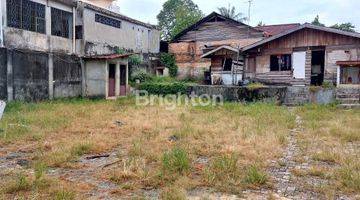 Gambar 5 Gudang Siap Pakai Dekat Pelabuhan Sungai Duku