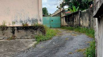 Gambar 2 Gudang Siap Pakai Dekat Pelabuhan Sungai Duku