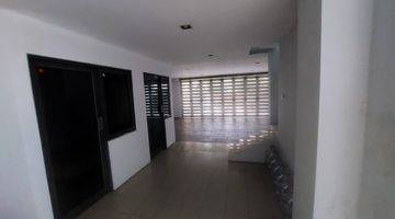 Gambar 4 Rumah Mewah Modern 3 Lt Di Jl. Tumpang