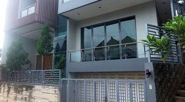 Gambar 1 Rumah Mewah Modern 3 Lt Di Jl. Tumpang