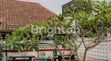 Gambar 2 RUMAH KLASIK CANTIK STRATEGIS DI MAINROAD JALAN RAYA PAJAJARAN KOTA BANDUNG