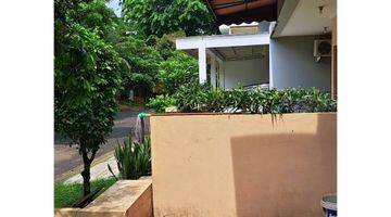 Gambar 5 Dijual Rumah Emerald Town House, 2 Lantai, Shm, Butuh Renovasi