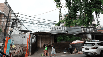 Gambar 2 RUMAH BESAR DENGAN 6 KOSAN, 3 Menit dari MRT Blok A