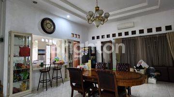 Gambar 1 Dijual Rumah Besar Di Kemang, Below Njop Rumah