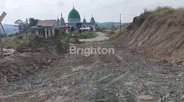 Gambar 1 TANAH DI LOABAKUNG