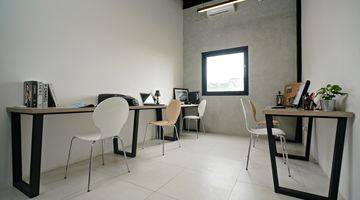 Gambar 1 Disewakan Private Office Midsize