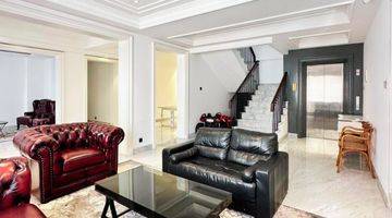 Gambar 4 Rumah 4 Lantai Luxury di Tanjung Barat Furnished Private Lift