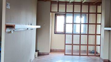 Gambar 4 Rumah 3 Lantai Bagus Unfurnished SHM di Jalan Bumi Serpong Damai , Tangerang