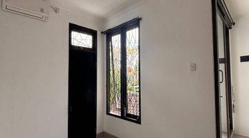 Gambar 4 Rumah Semi Vila 2 Lantai  Unfurnished