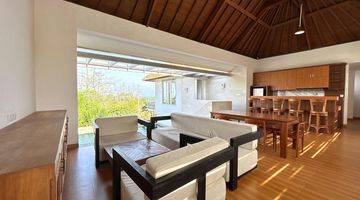 Gambar 4 Serene Ocean And Cottonwood Forest Villa In Uluwatu. 
