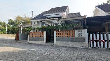 Gambar 1 Rumah Dengan LT 134 M2 Semi Furnish Siap Huni Di Sedayu