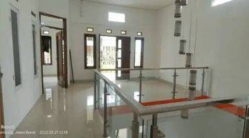 Gambar 5 Rumah 2 Lantai Semi Furnished SHM di Ujungberung, Bandung