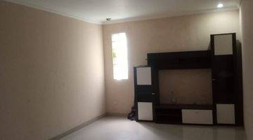 Gambar 2 Rumah 2 Lantai Bagus Semi Furnished SHM di Margahayu Raya, Bandung