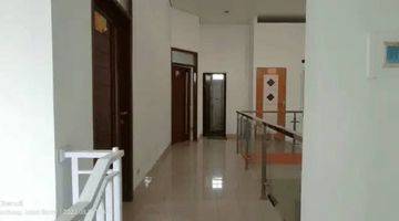 Gambar 4 Rumah 2 Lantai Semi Furnished SHM di Ujungberung, Bandung