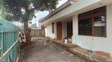 Gambar 1 Rumah di Kemanggisan Jakarta Barat Pinggir Jalan