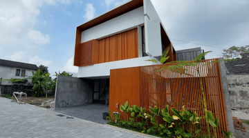 Gambar 1 Rumah Modern 2 Lantai di Perumnas Condong Catur, Depok, Sleman
depan Pakuwon Mall, Condong Catur