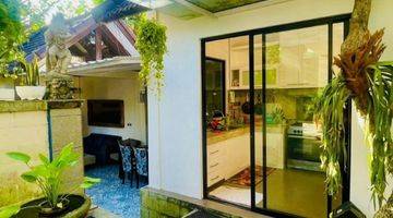 Gambar 1 Villa Canggu With River View