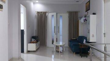 Gambar 5 Rumah 2 Lantai Bagus Semi Furnished SHM Dharma Indah Regency