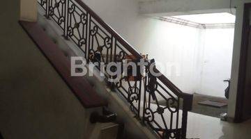 Gambar 3 DIJUAL CEPAT RUMAH 2 LANTAI DI KELAPA GADING TIMUR (PINGGIR JALAN BESAR)