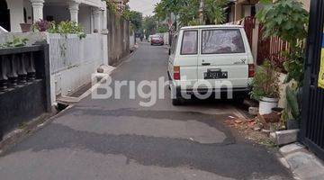 Gambar 5 Rumah Cantik 2 LT, R. keluarga luas, menteng wadas, jakarta selatan  