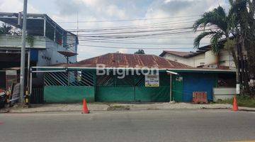 Gambar 1 Rumah Pinggir Jalan Raya km 2,5