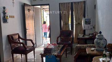 Gambar 1 Rumah Hoek One Gate System Di Tapos S8350