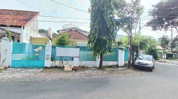 Gambar 1 Rumah tengah kota, cocok untuk kost, salon kecantikan, kantor, usaha, dll