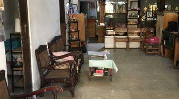 ruang tamu rumah tua ex kost kostan