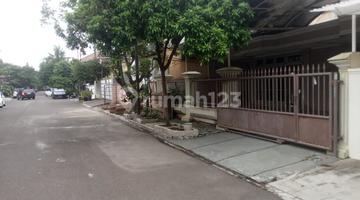 garasi/carport jual rumah layak huni di
