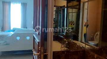 kamar tidur rumah full furnished lokasi jaksel