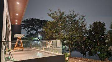 Gambar 4 Rumah Elite Elegan Cluster Ebony Green Lake City Dengan View Danau