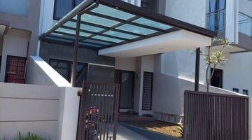 tampak depan rumah baru 2unit komp. riung