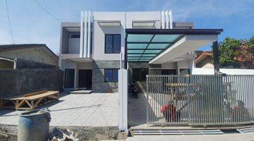 tampak depan rumah baru 2unit komp. riung