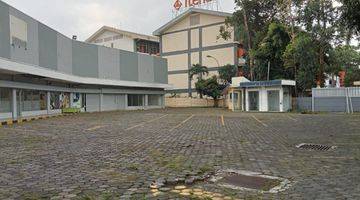 tampak depan strategis! dkt itenas main road
