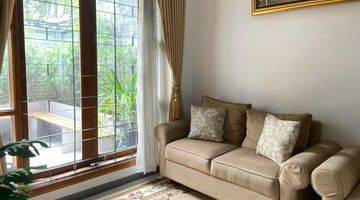 ruang tamu rumah murah 2 lantai plus
