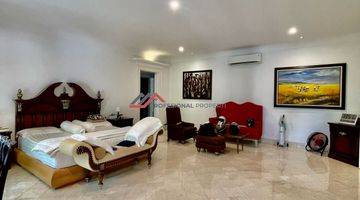 kamar tidur rumah minimalis halaman luas spoll